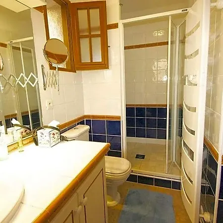 Ami - Raphael Comfortable Hotell 4*