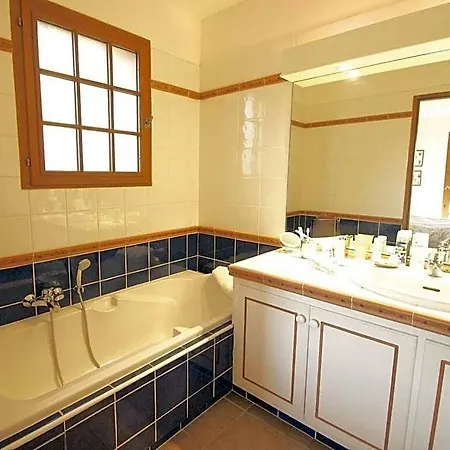 Hotell Ami - Raphael Comfortable 4*